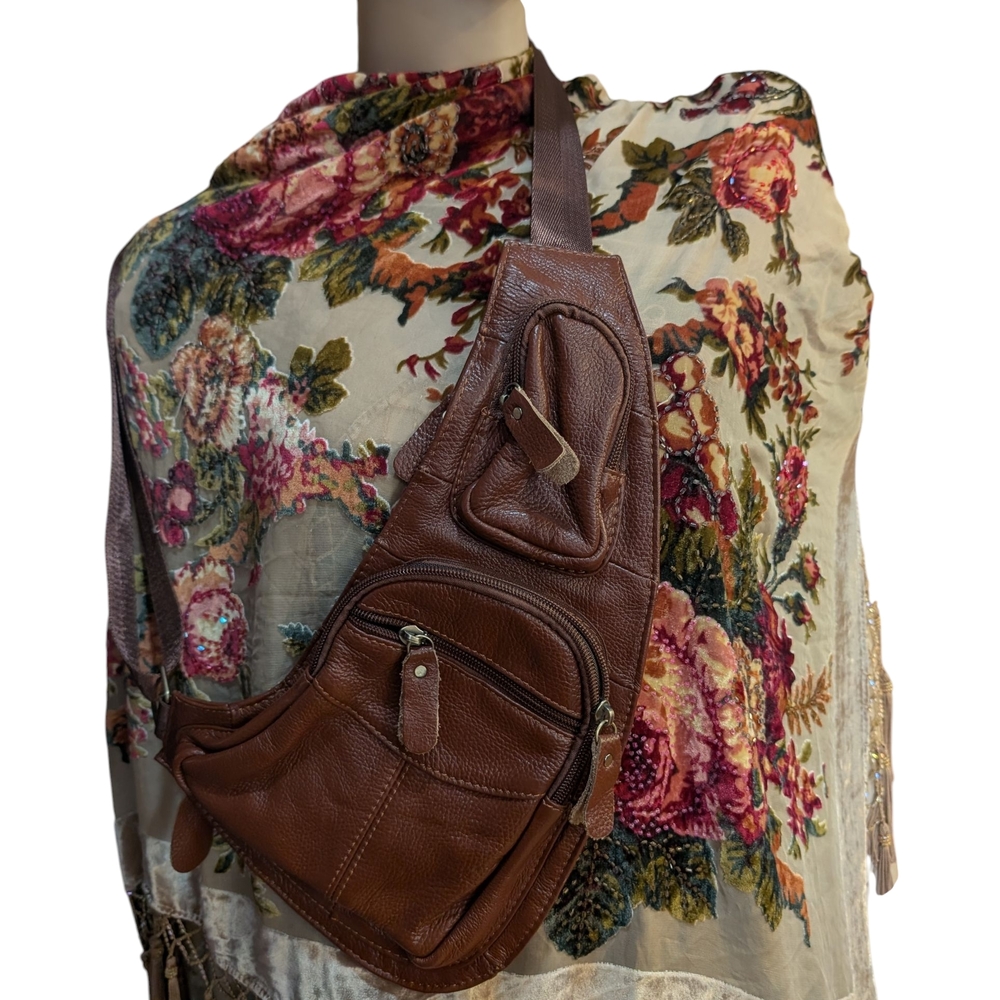 Elegant Tan Leather Crossbody Bag